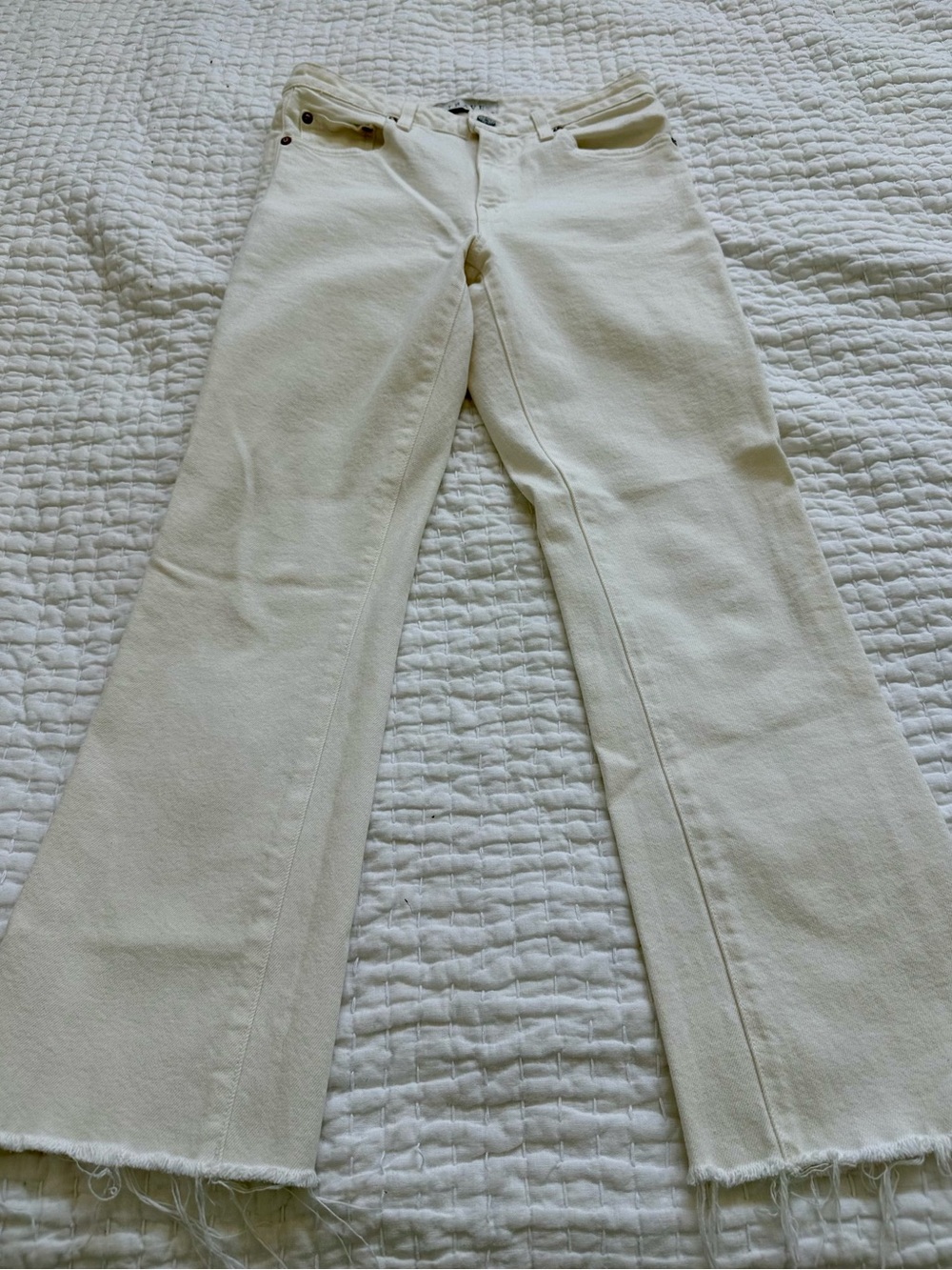 Trave Women’s Colette Kick Flare Jeans in Cream